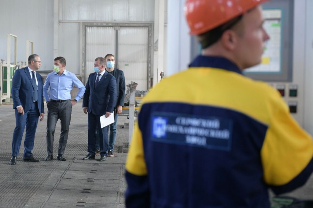 Губернатор Свердловской области Евгений Куйвашев посетил Серовский механический завод. Фото: све.рф