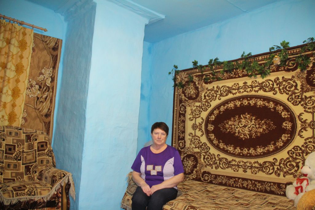 В доме Светлана Николаевна делает ремонт, следит за состоянием здания. Фото: Анна Куприянова, "Глобус"