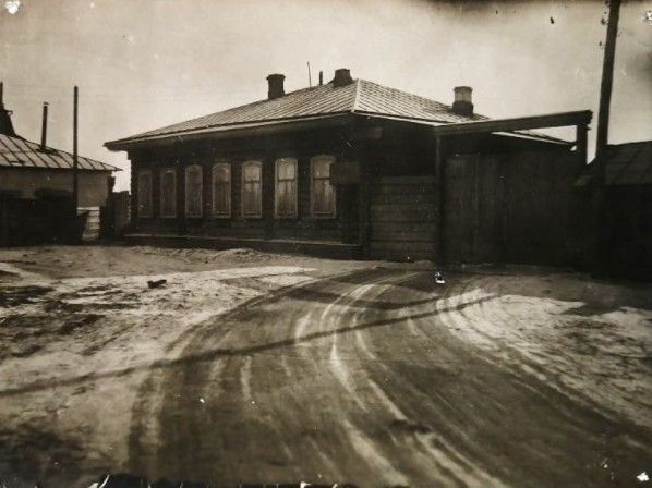 Дом купца Шадрина. Фото из фондов Серовского исторического музея, с сайта goskatalog.ru