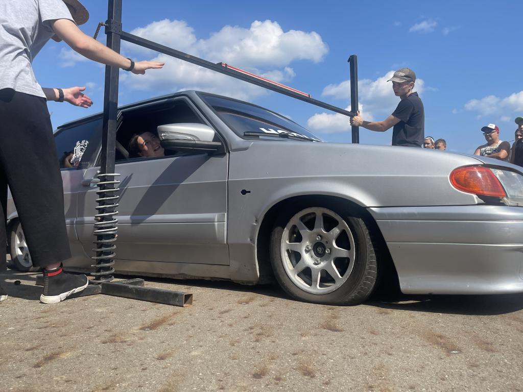 В первый день фестиваля зрителям показали автолимбо. Фото: Анна Куприянова, "Глобус"