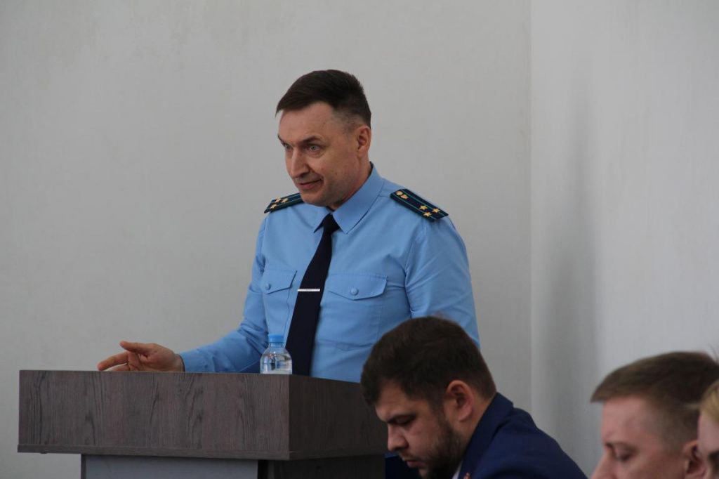 Станислав Саноцкий напомнил депутатам, что они являются народными избранниками. Фото: Анна Куприянова, "Глобус"