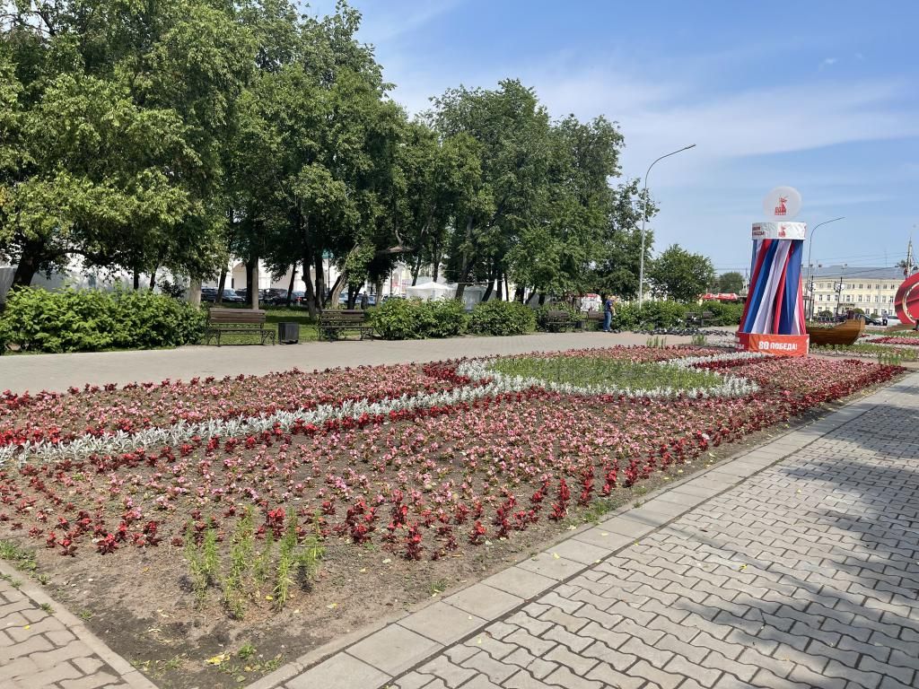 Город утопает в зелени и цветах. Фото: Анна Куприянова, "Глобус"