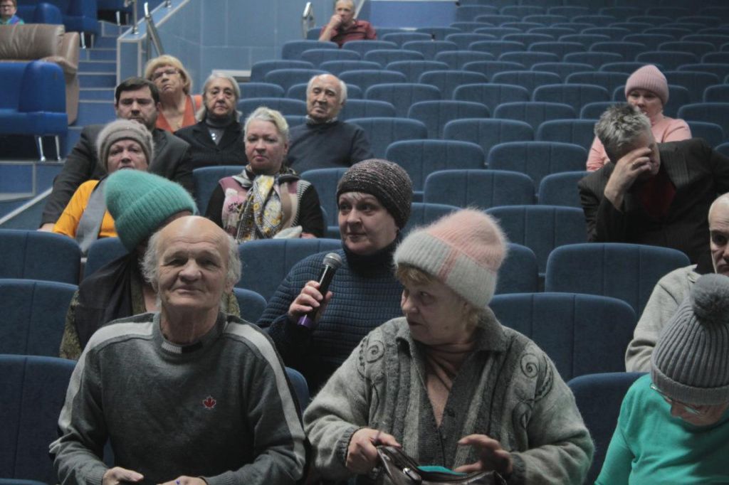 Марина Ощепкова поинтересовалась качеством уборки улиц от снега. Фото: Константин Бобылев, "Глобус"