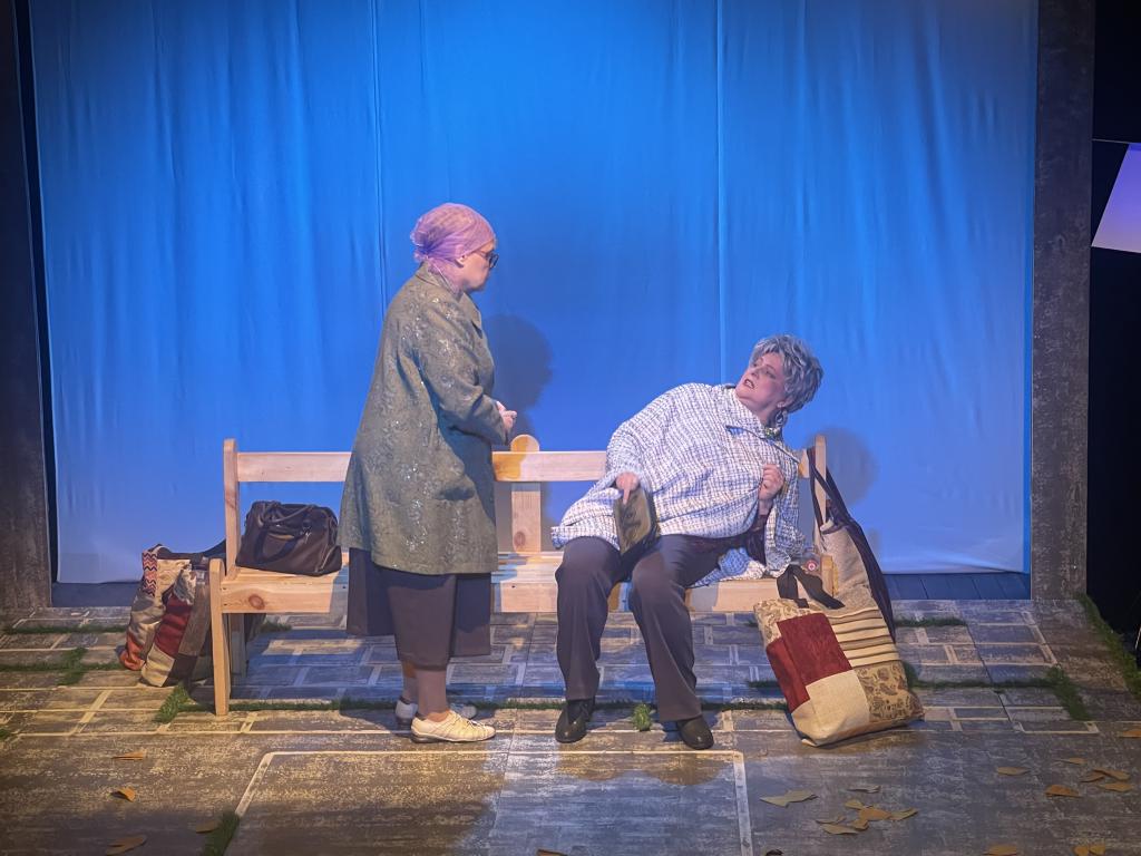 Главные героини баба Даша и Олимпия Петровна. Фото: Анна Куприянова "Глобус"