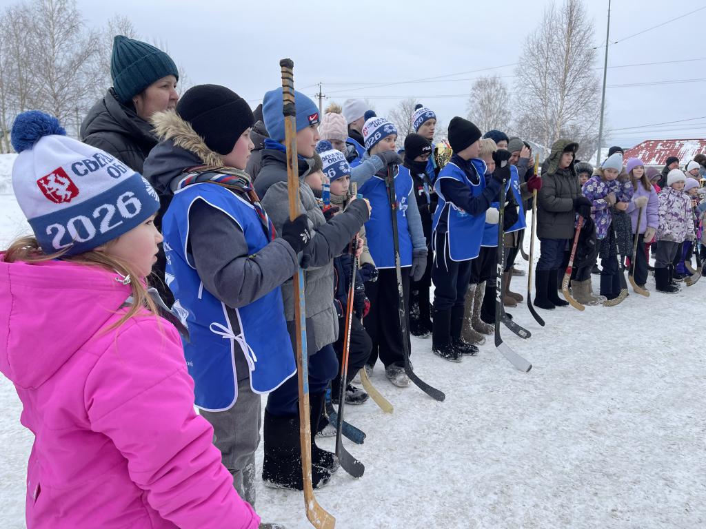 Турнир начался с общего построения. Фото: Анна Куприянова, "Глобус"