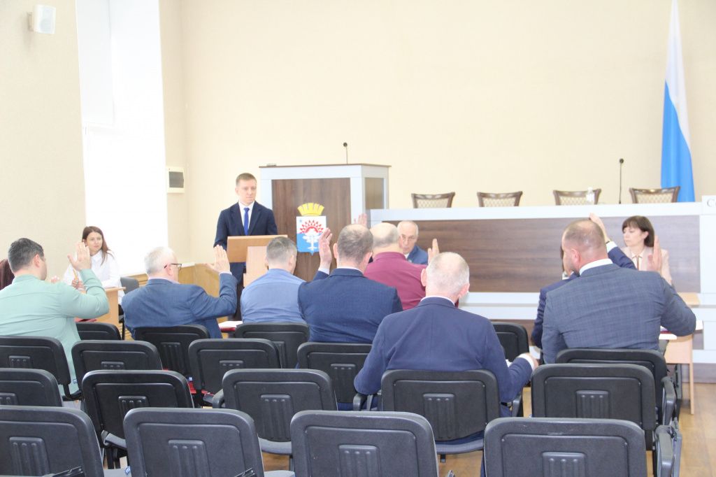 Депутаты единогласно проголосовали за Михаила Бидаева. Фото: Анна Куприянова, "Глобус"