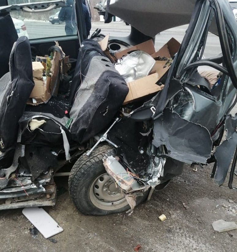 Смертельное ДТП произошло утром 27 октября на выезде из Серова. Фото: читатель "Глобуса"