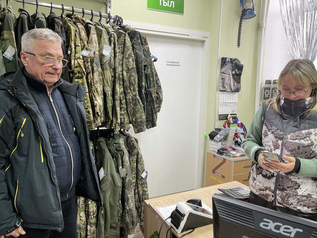 По истечению 5 дней псоле отключения, в магазине до сих пор царил холод и работать приходилось в верхней одежде. Фото: Анна Куприянова, "Глобус"