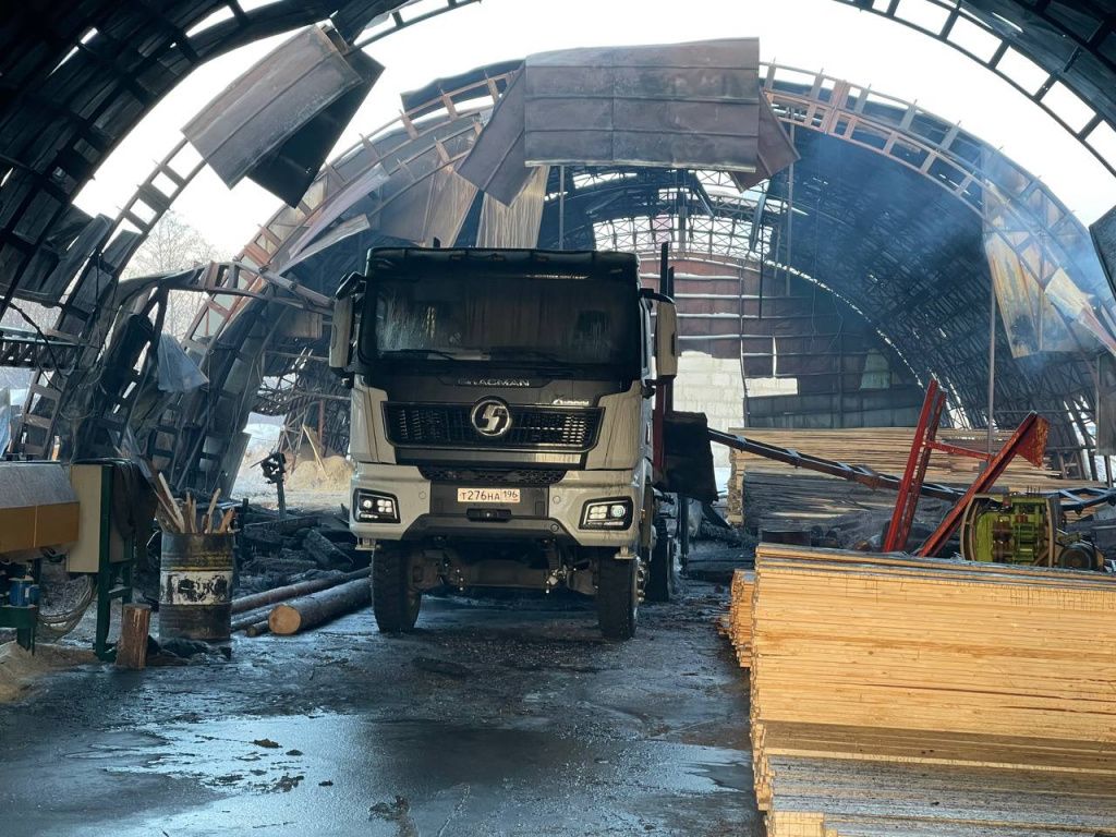 Гибельный пожар на пилораме произошел в феврале 2025 года. Фото: Анна Куприянова, архив "Глобуса"
