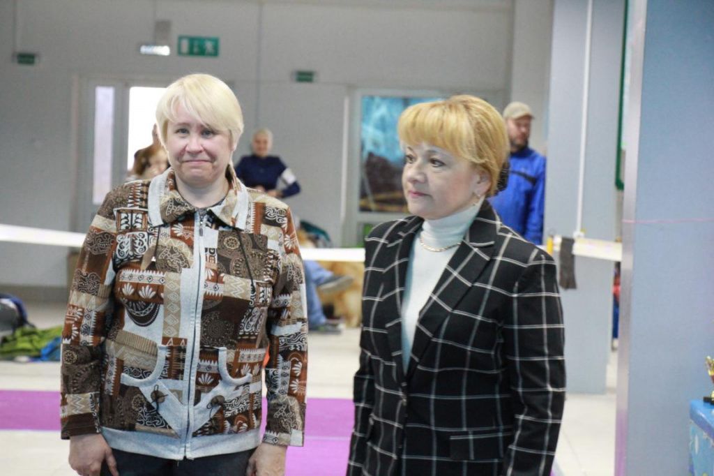 Судьи Оксана Портнова (слева) и Инесса Родина. Фото: Константин Бобылев, "Глобус"