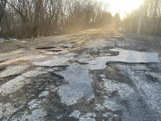 Так выглядела дорога до 2-й Молочной в апреле этого года. Фото: Анна Куприянова, "Глобус" Так выглядела дорога до 2-й Молочной в апреле этого года. Фото: Анна Куприянова, "Глобус"