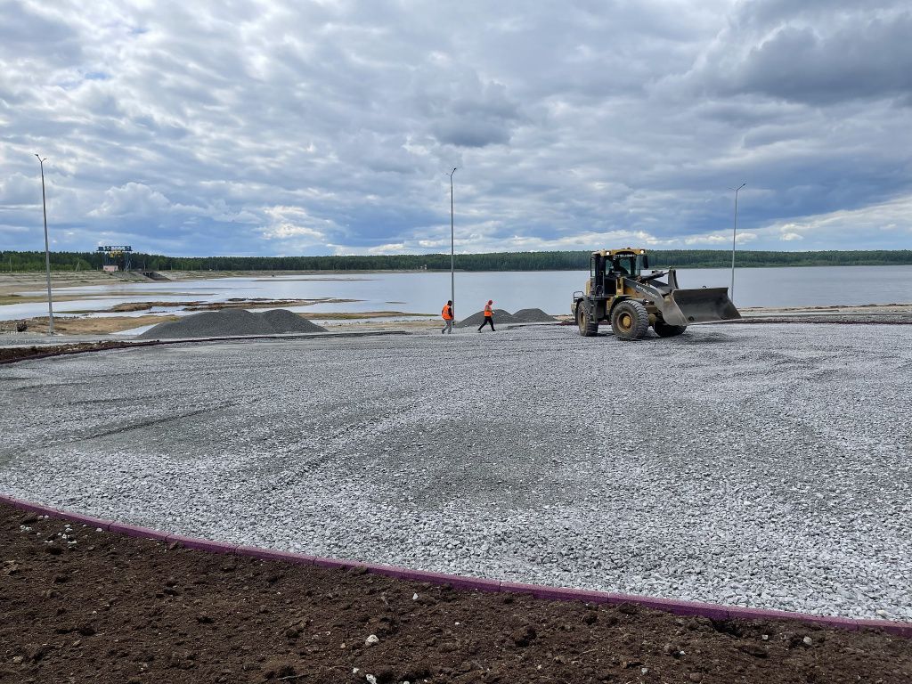 Василий Сизиков отметил, что обсуждаются вопросы, как добраться людям до зоны отдыха на водохранилище. Фото: Анна Куприянова, “Глобус”