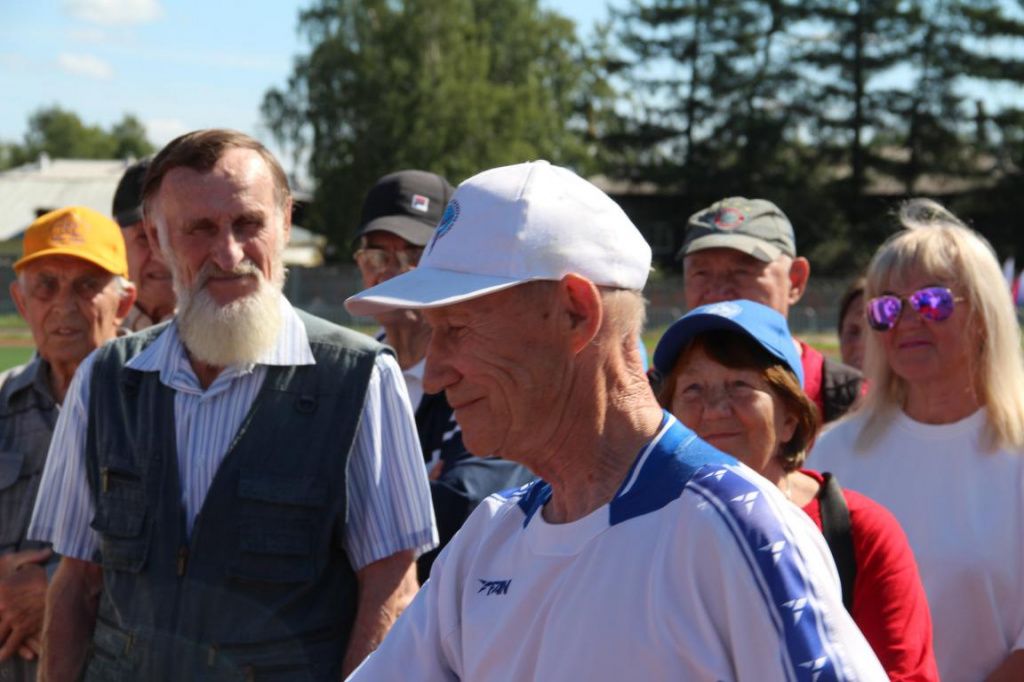 Ветеранам спорта вручили подарки. Среди награжденных - Сергей Девятых, руководитель шахматного клуба "Каисса". Фото: Анна Куприянова, "Глобус"