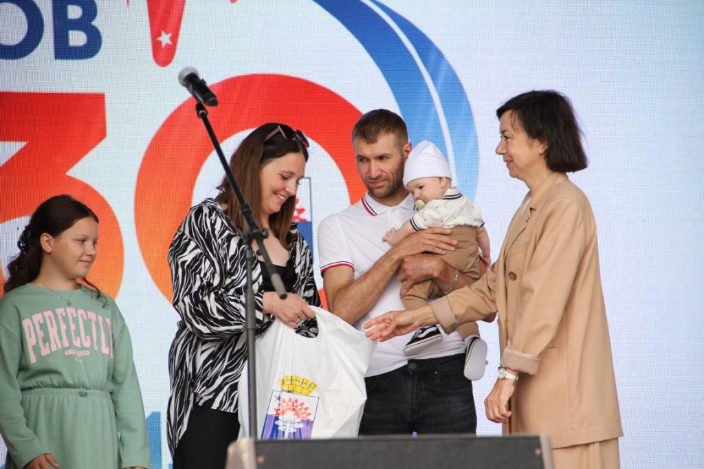 Даниил Хабибуллин стал 130-м малышом, родившимся в 2024 году в Серове. Фото: Константин Бобылев, "Глобус" Даниил Хабибуллин стал 130-м малышом, родившимся в 2024 году в Серове. Фото: Константин Бобылев, "Глобус"