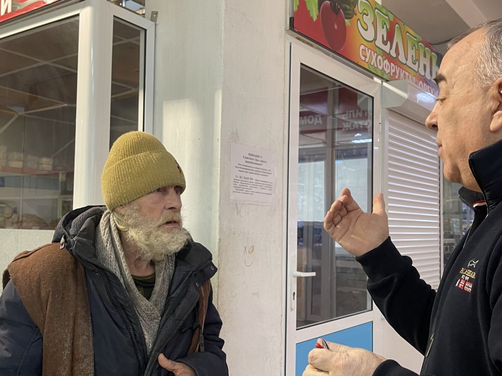 Павел Золотухин считает, что оказание помощи затянется на месяц. Фото: Анна Куприянова, "Глобус"