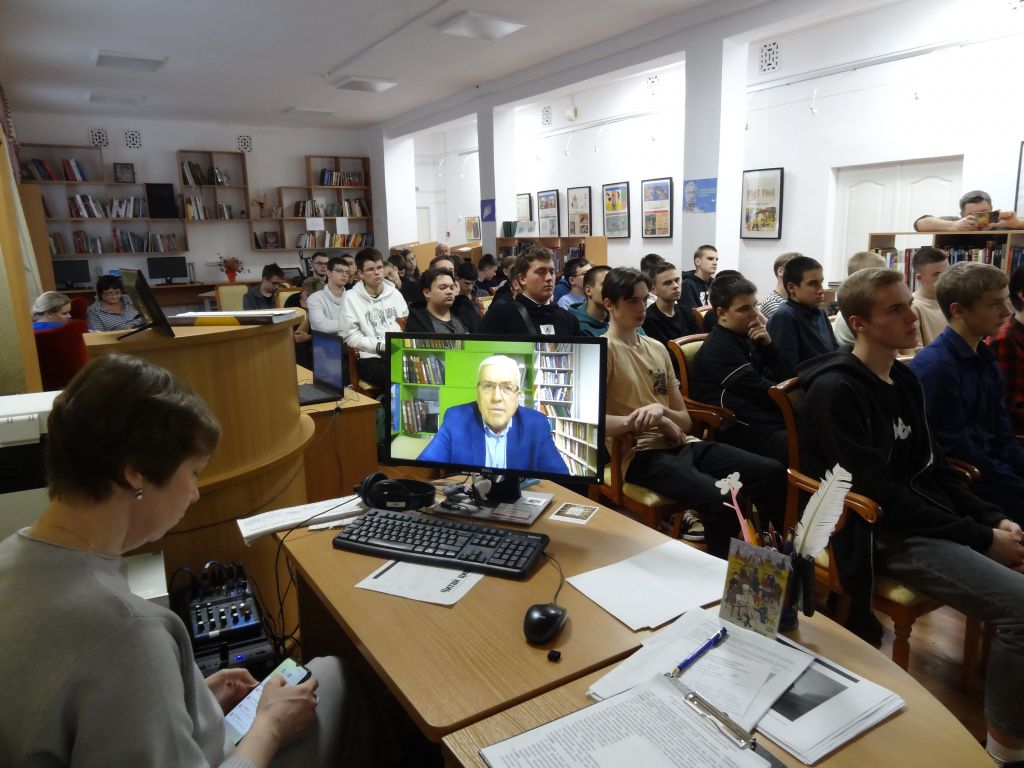 На презентации в Краснотурьинске было много молодежи. Фото: Марина Демчук