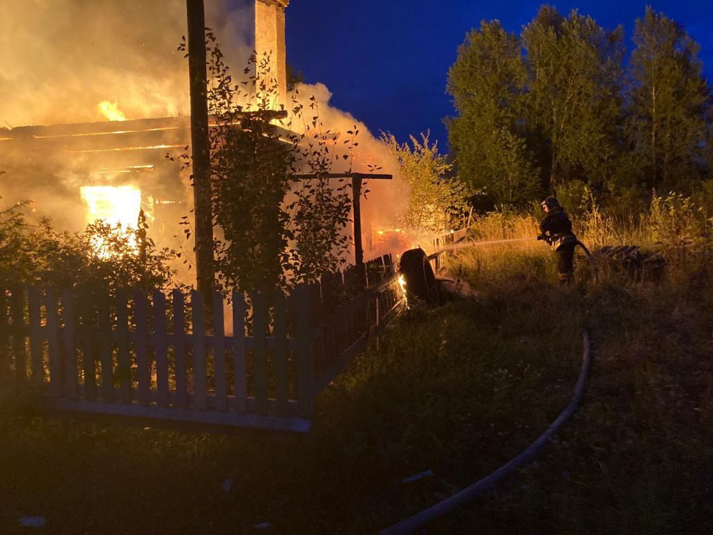 Пожар в коллективном саду "Хлеботорг". Фото предоставлено 56 ПСЧ