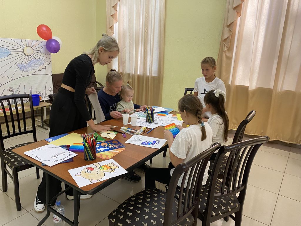 Детвора могла почувствовать себя юными художниками. Фото: Анна Куприянова, "Глобус"