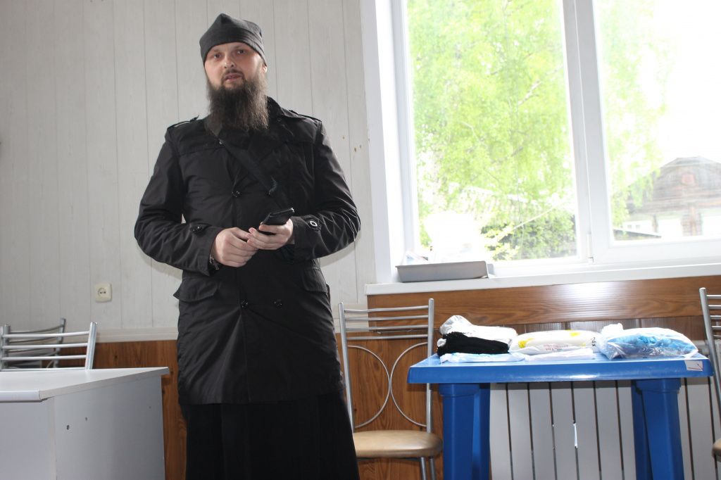 Руководитель социального служения Серовской епархии отец Алексий Батаев. Фото: Мария Чекарова, "Глобус"