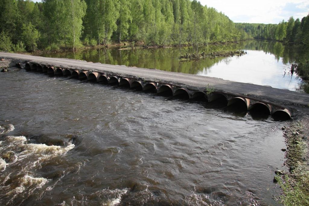 Мэр считате насыпную переправу безопасной. Фото: Константин Бобылев, "Глобус"