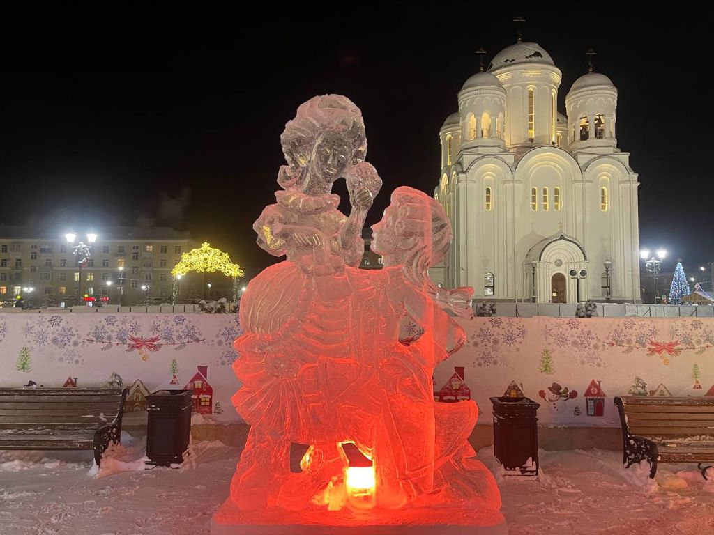 По традиции, в городке прошел конкурс снежных и ледовых скульптур. Фото: Анна Куприянова, "Глобус" 