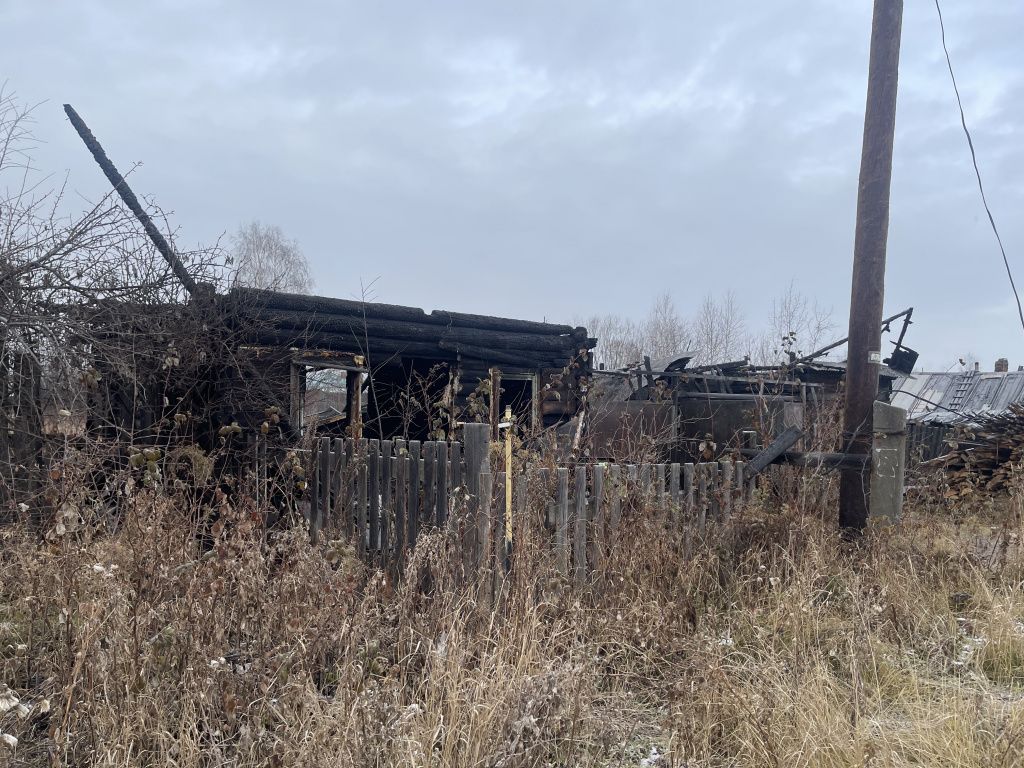 О пожаре сообщили в 22.45. Фото: Анна Куприянова, "Глобус"