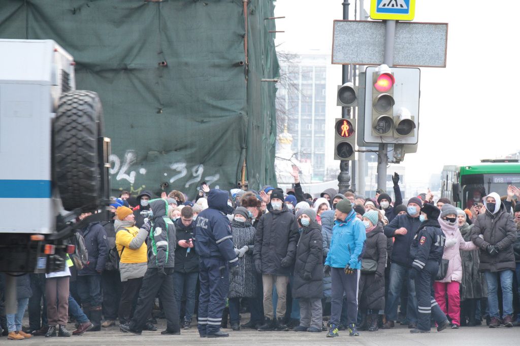 31 января по центру Екатеринбурга прошло шествие. Акция сторонников Алексея Навального не была санкционирована властью. Фото: Константин Бобылев, "Глобус"