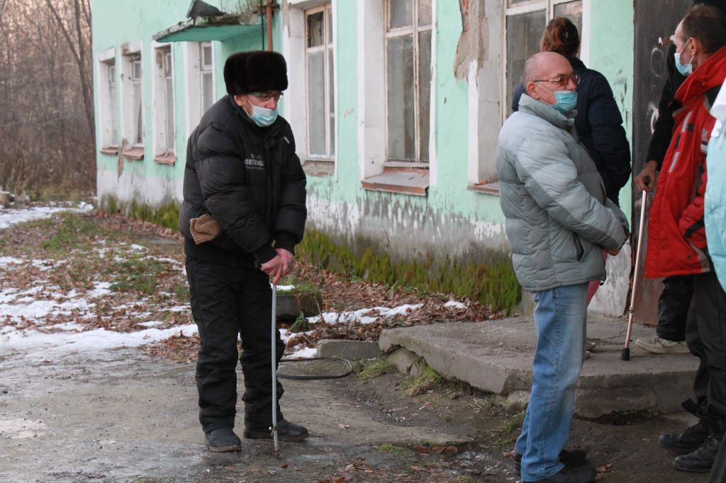 Пенсионер Талгат признается, что помощь от епархии - “ощутима”. Фото: Константин Бобылев, “Глобус”
