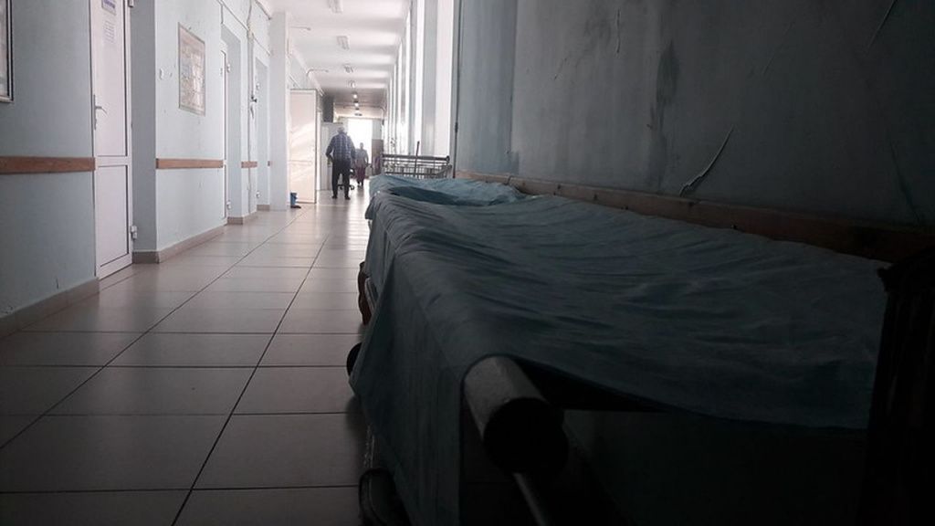 Дмитрий Киреев предполагает, что договор на перевозку тел умерших из отделений больницы в морг может быть прикрытием иной сделки - по предоставлению информации о скончавшихся. Фото: архив "ВК - Медиа" 