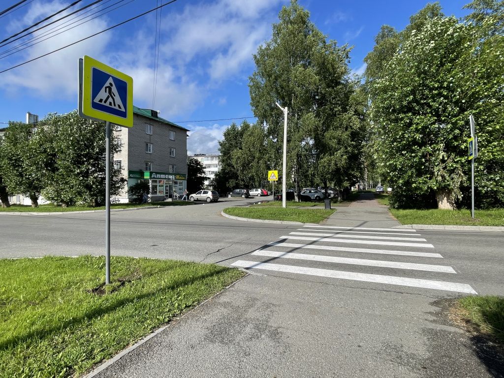 Новый пешеходный переход появился у перекрестка улицы Зеленой и площади Металлургов. Фото: Анна Куприянова, "Глобус"