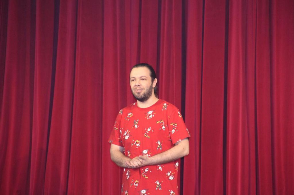 Спектакль "Бабушка напрокат" - дипломная работа актера театра Эдуарда Валиуллина. Фото: Анна Куприянова, "Глобус"
