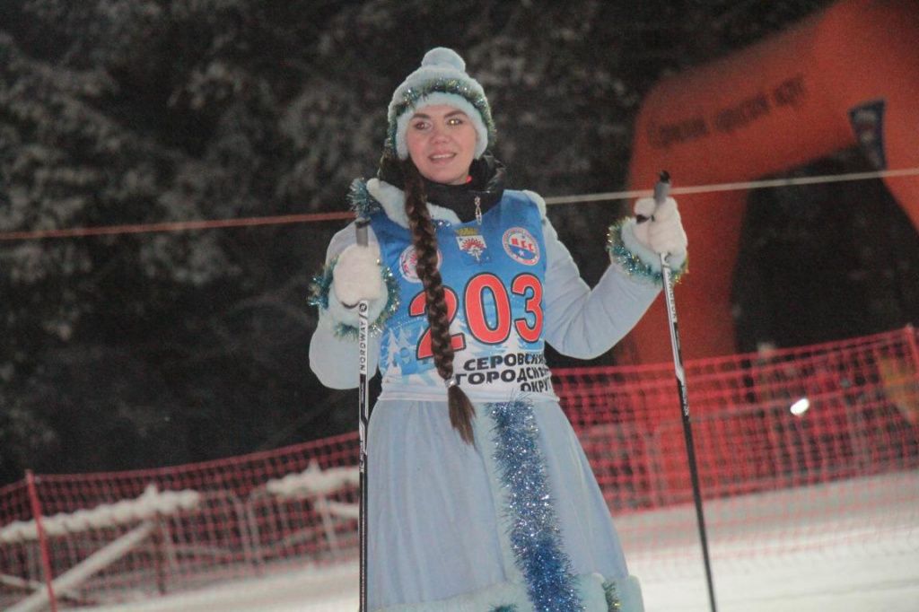 На старт вышла Снегурочка. Фото: Константин Бобылев, "Глобус"