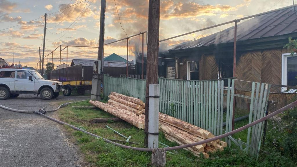 Пожар произошел в переулке Кирова. Фото предоставлено 56-й ПСЧ