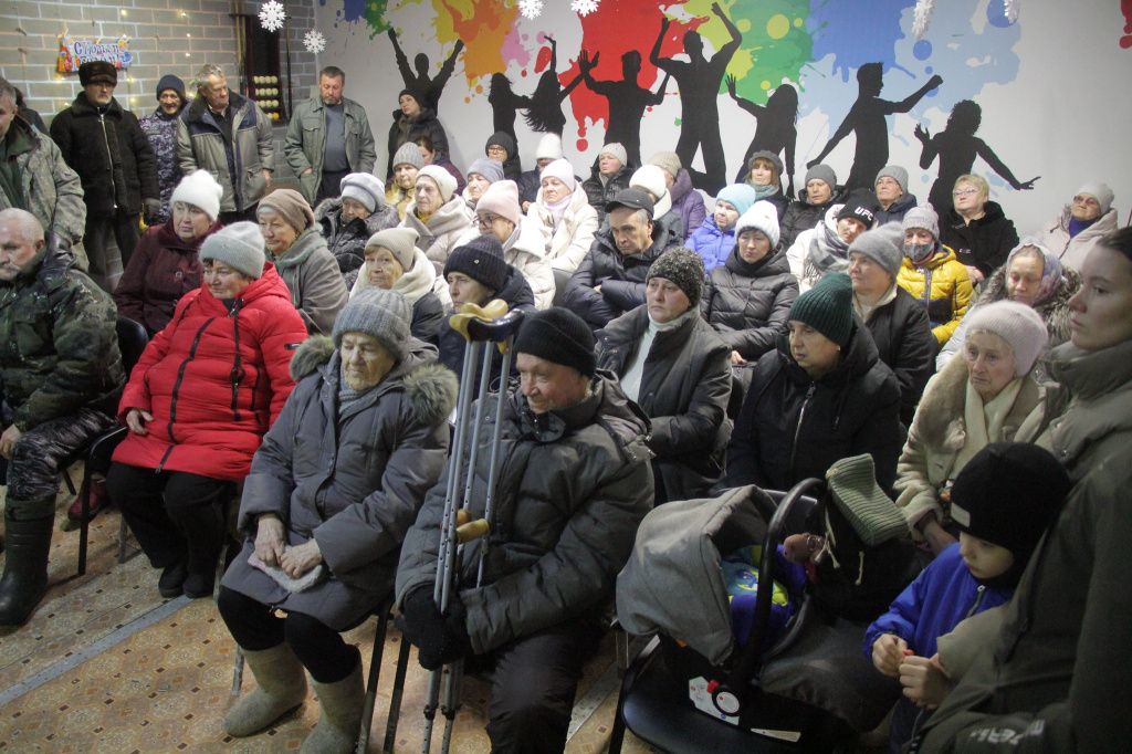 На собрание пришло около полусотни человек. Фото: Константин Бобылев, "Глобус"