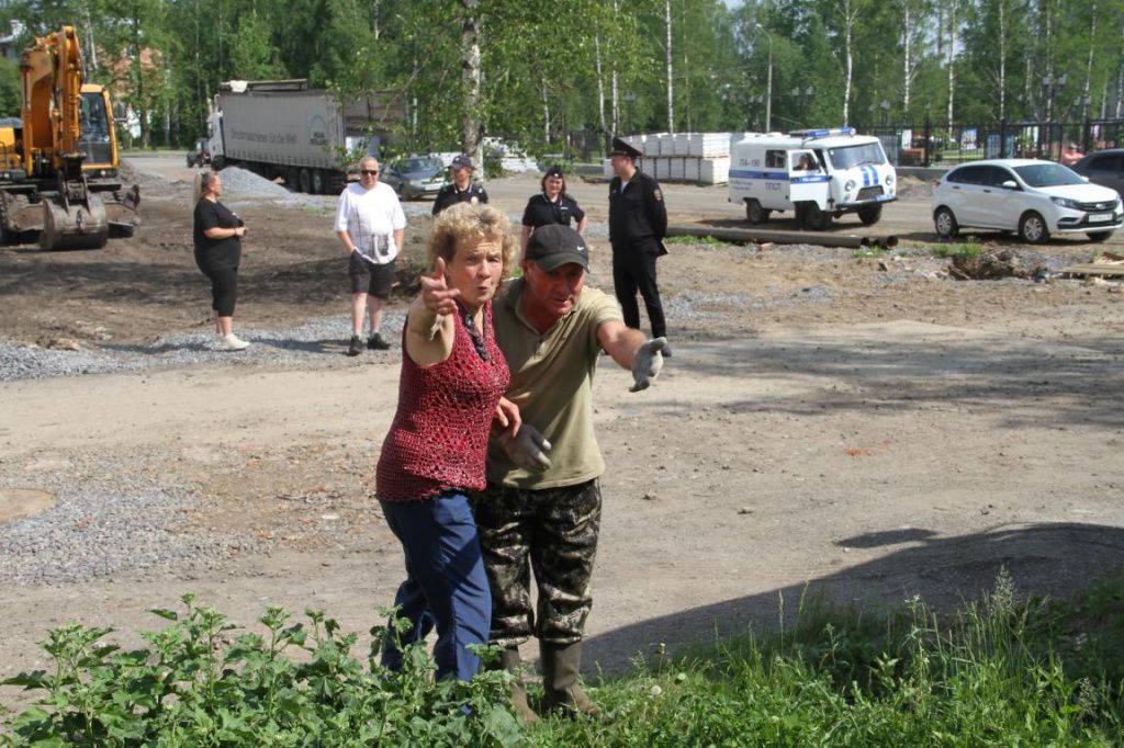 Татьяна Борисова была недовольна происходящим. Фото: Константин Бобылев, "Глобус" Татьяна Борисова была недовольна происходящим. Фото: Константин Бобылев, "Глобус"