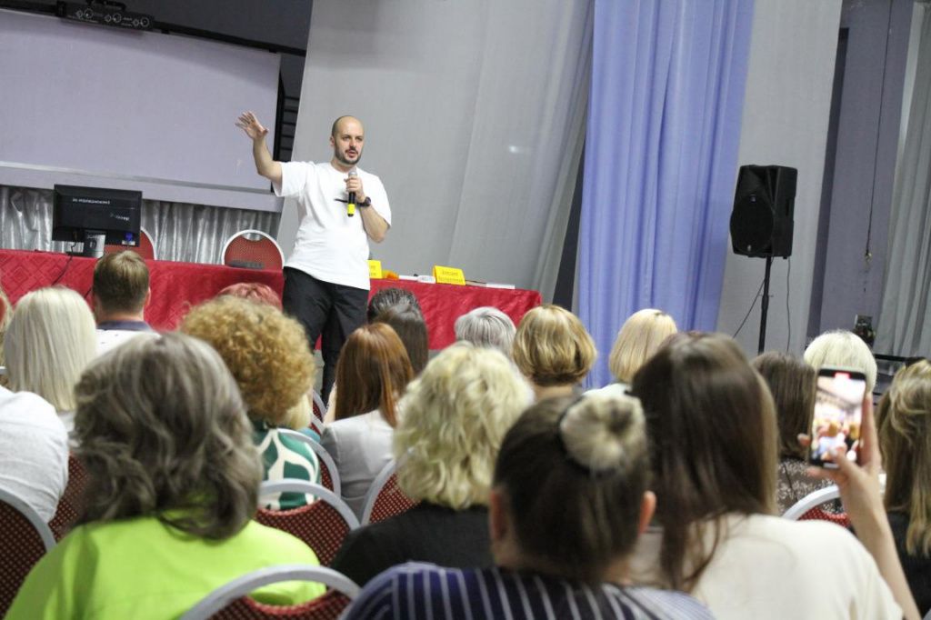 Вячеслав Прохоров, руководителюь команды внешнего продвижения «ВКонтакте», рассказал самозанятым о маркетинге в социальных сетях. Фото: Константин Бобылев, "Глобус"