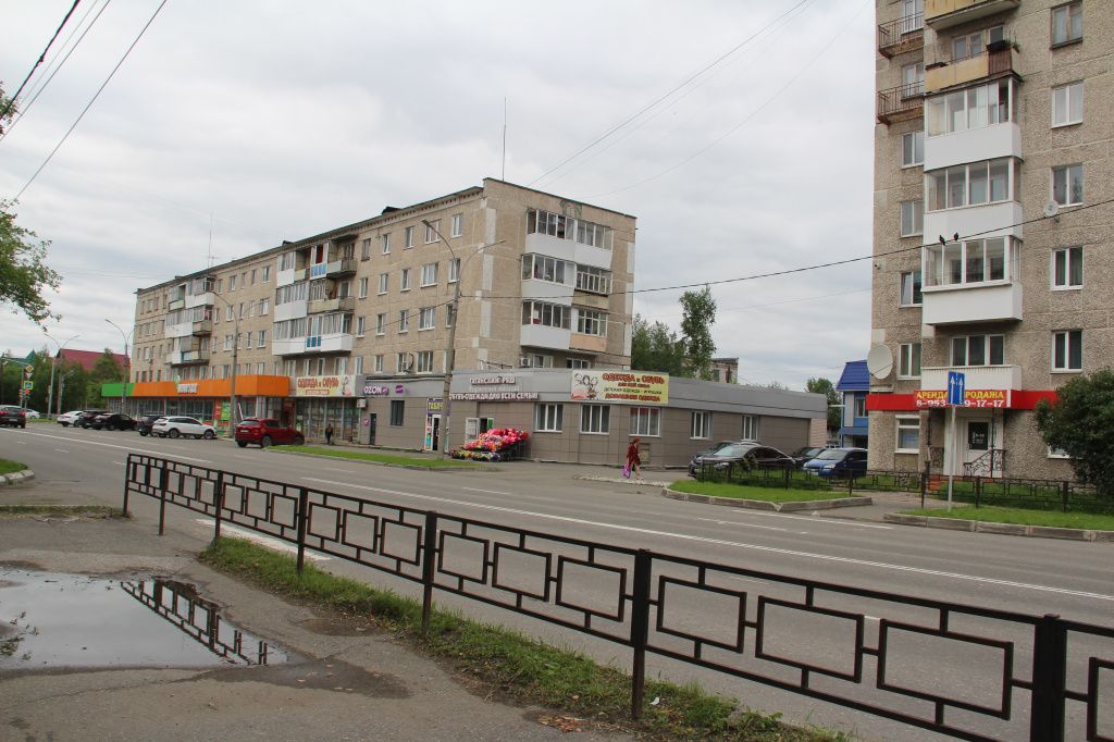 Привычный пешеходный переход у Выставочного зала демонтирован. Фото: Анна Куприянова, "Глобус"