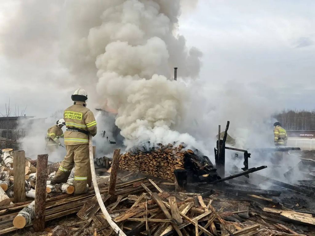 Утром 18 апреля в Филькино горела баня. Фото предоставлено 56-й ПСЧ