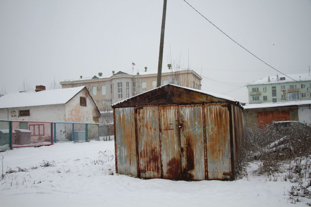 В 2022 году в Серове планируется завершить демонтаж около 30 металлических гаражей. Фото: Константин Бобылев, архив "Глобуса"