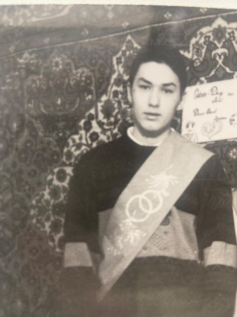 В конце сентября 2001 года Эдуарда Смольянинова задержали и привели в милицию. Фото предоставила Мария Агафонова