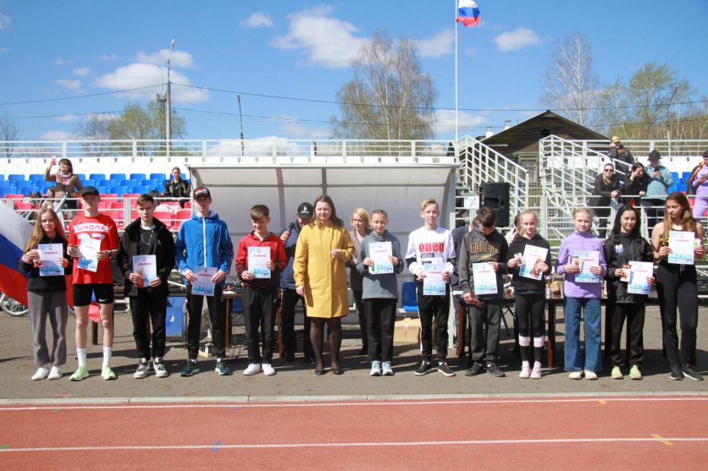 Победители призовых этапов первой группы школ. Фото: Константин Бобылев, "Глобус"