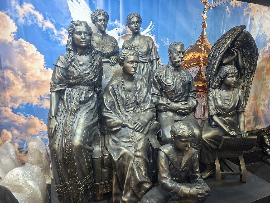 Сегодня рынок предлагает клиентам скульптуры как из природного камня, так и из металла. Фото: компания «Обряд» Сегодня рынок предлагает клиентам скульптуры как из природного камня, так и из металла. Фото: компания «Обряд»