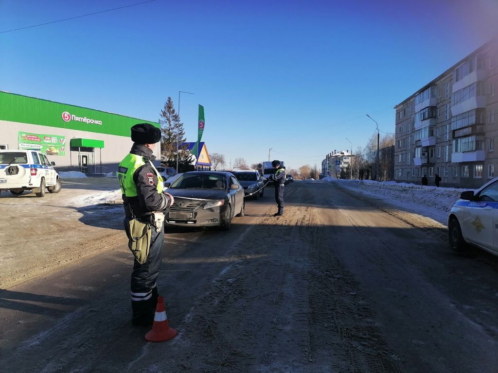 В результате аварии пешеходка получила незначительные травмы. Ребенок в лечении не нуждается. Фото: Госавтоинспекция Серова