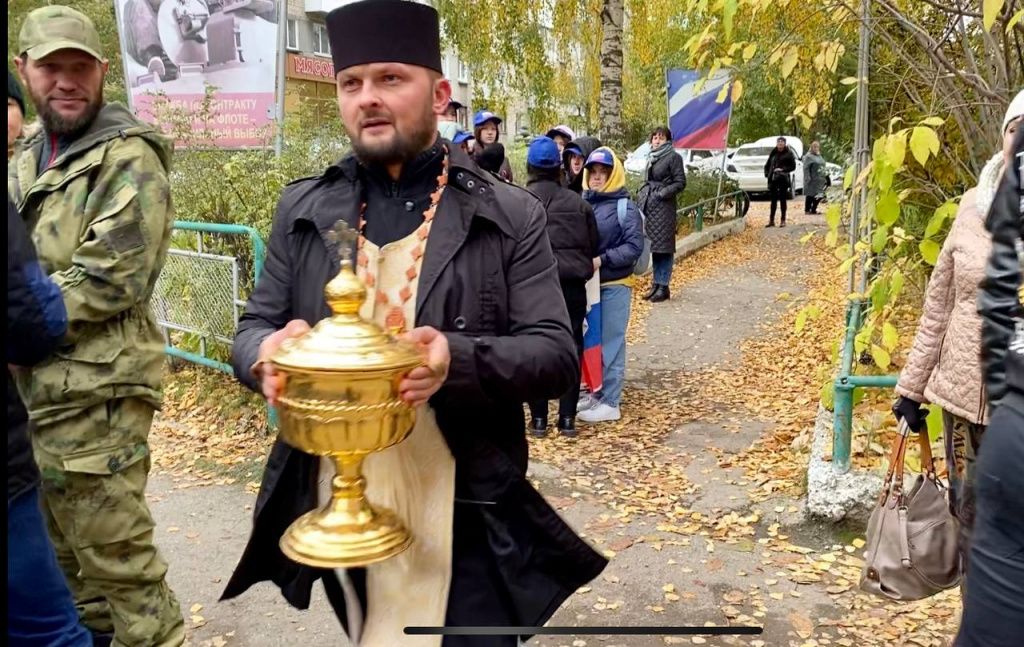 Священник Алексий Батаев. Фото: Ирина Смирнова, "Глобус"