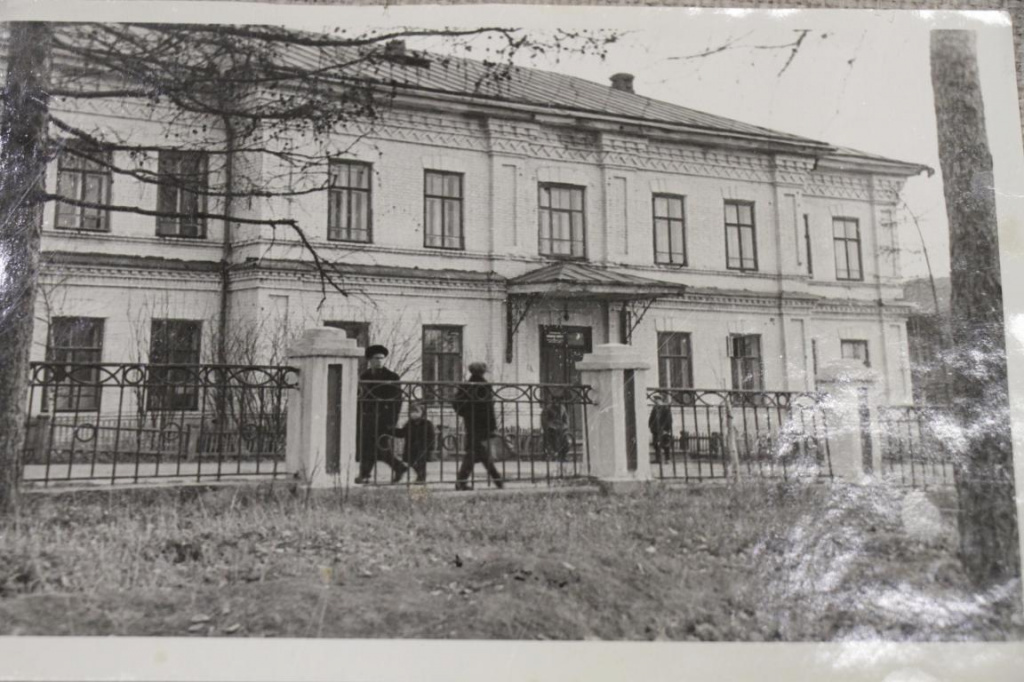 Так задние выглядело в 1983 году. Фото из фондов Серовского исторического музея