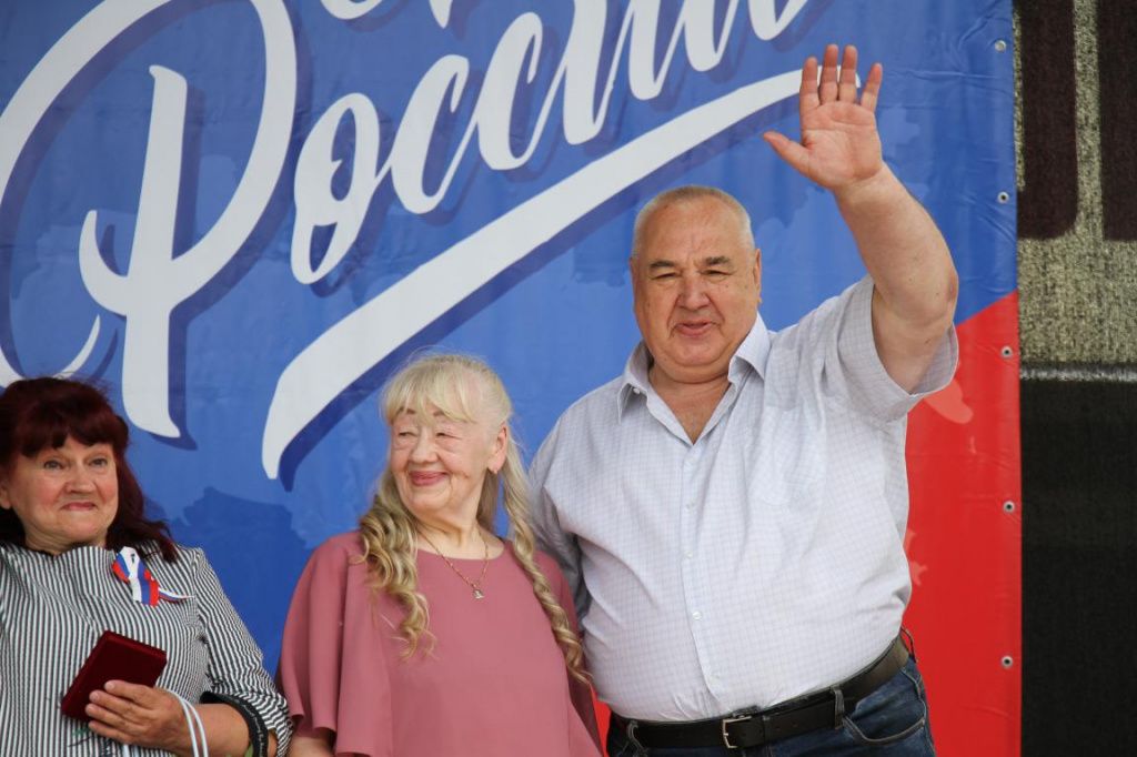 Тамара и Валерий Шуткины воспитали двух дочерей. Фото: Константин Бобылев, "Глобус"