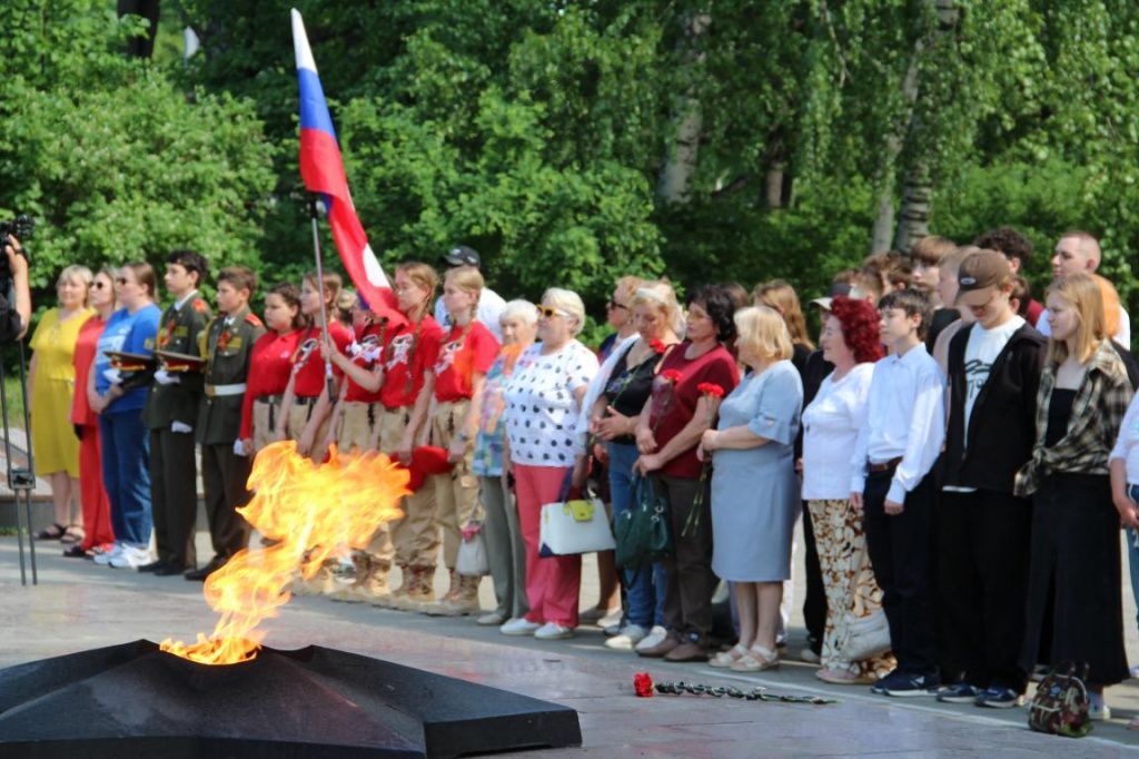 Торжественний митинг прошел у "Вечного огня". Фото: Анна Куприянова, "Глобус"
