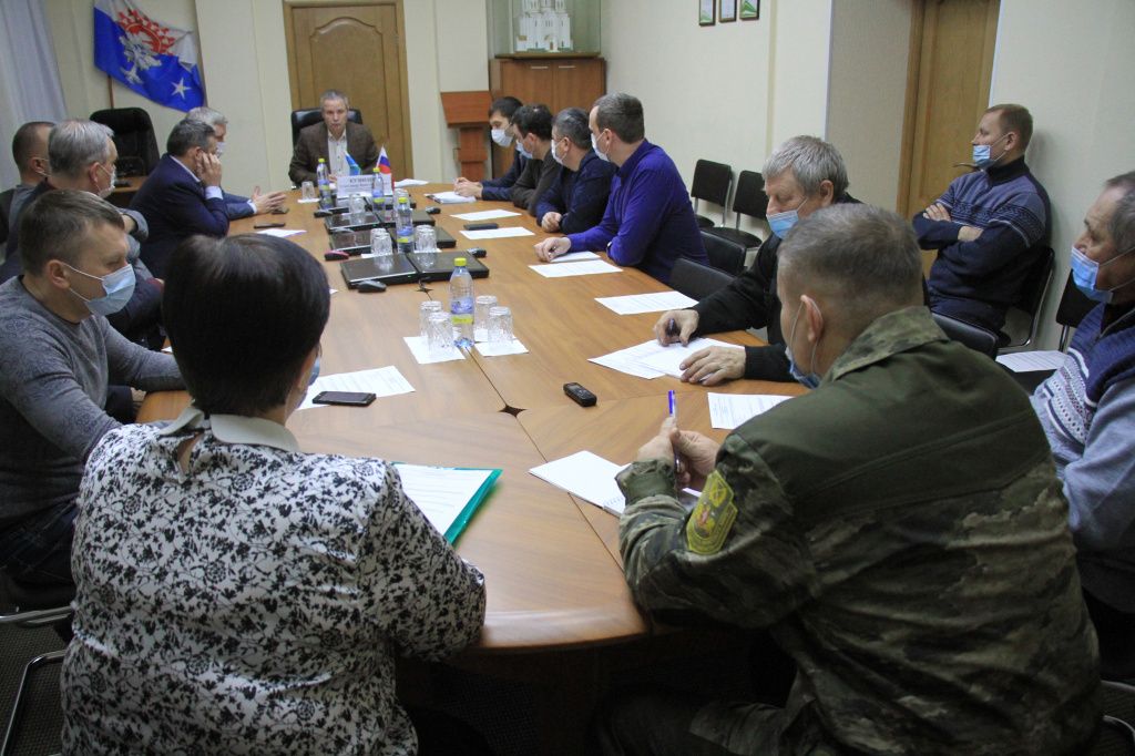 Встреча проходила в администрации. Фото: Константин Бобылев, "Глобус"