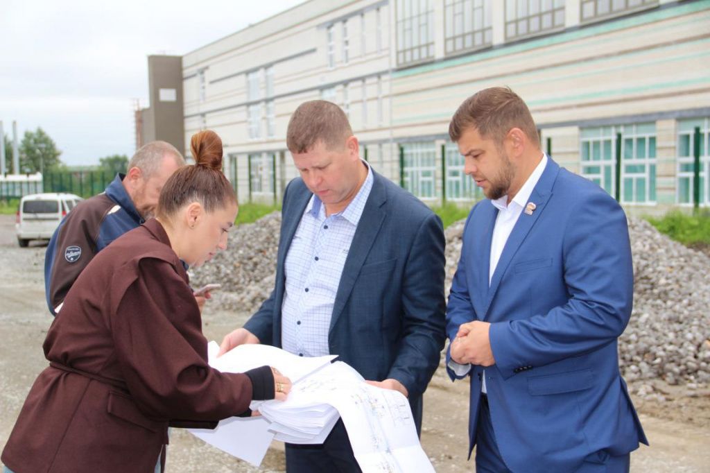 Со стороны улицы Короленко у школы будет два пешеходных перехода. Фото: Анна Куприянова, "Глобус"
