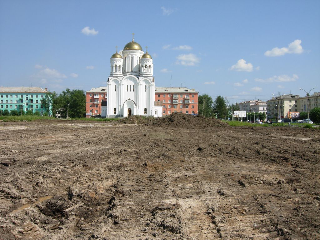 Начало июля 2007 года. На месте будущей Преображенской площади начались масштабные земляные работы. Фото из архива Андрея Гребенкина, «Глобус»